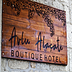 Avlu Alaçatı Butik Otel